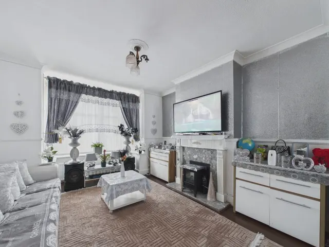 Photo 2 — Richard Road, Broom