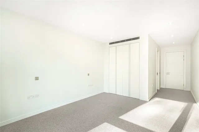Eastfields Avenue, London, SW18, photo 3