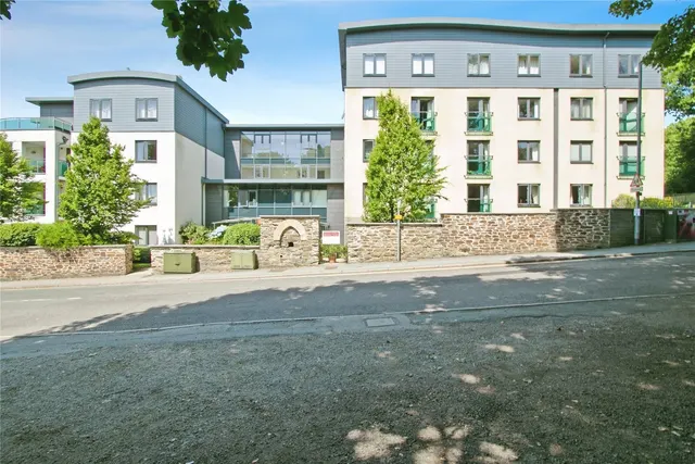 Tregolls Lodge, St. Clements Hill, TR1, photo 1