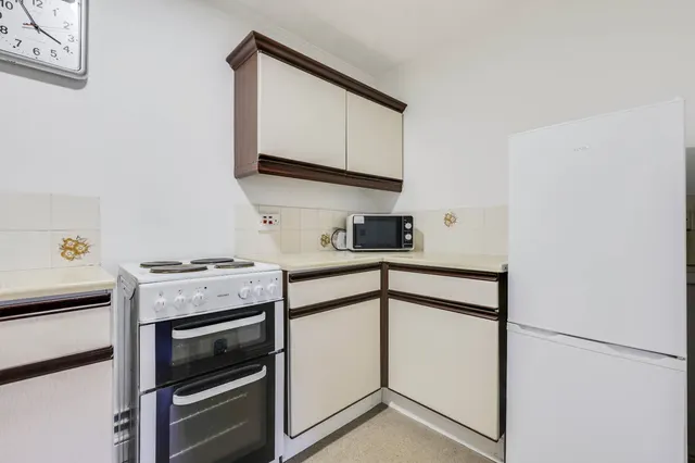 Orchard Lane, Guiseley, LS20, photo 3