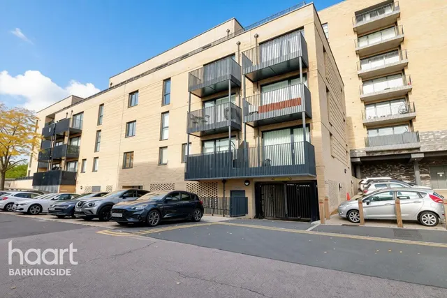 Kielder Close, Hainault, IG6, photo 1