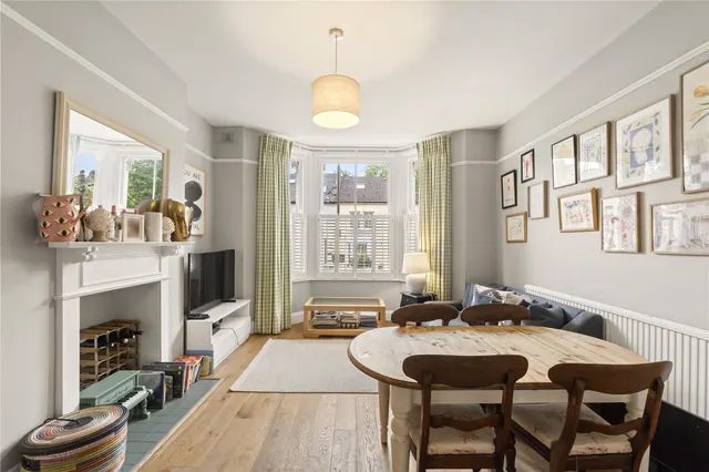 Byrne Road, London, SW12, photo 1