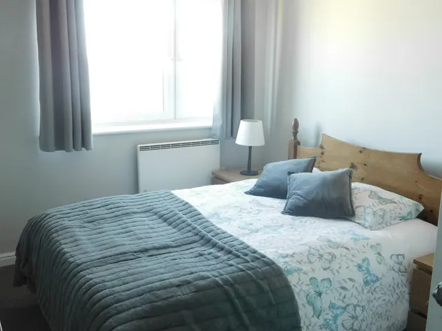Photo 3 — Hyde House, Singapore Road, West Ealing, W13 0UP