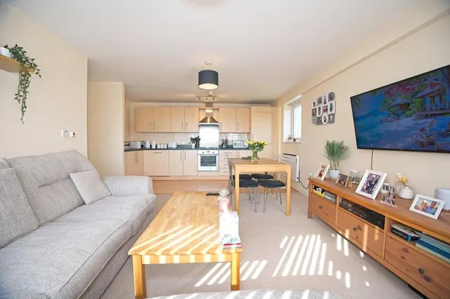 Overstone Court, CARDIFF, South Glamorgan, CF10, photo 1