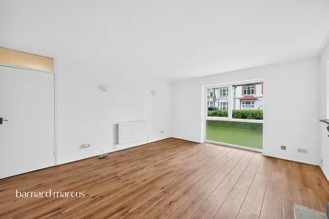 St. James Road, Sutton, SM1, photo 2