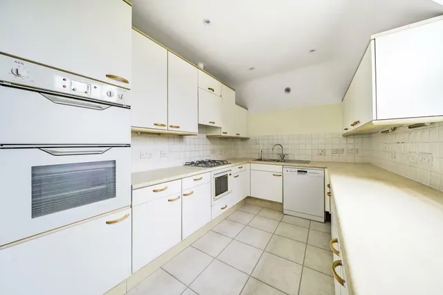 Wilton Court, Crossways Fees Apply, HP9, photo 3