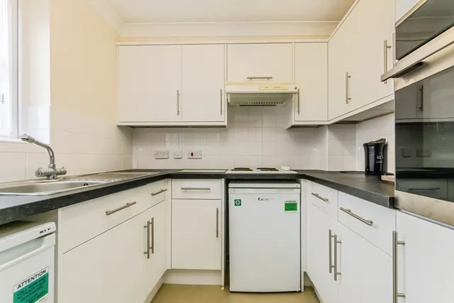Photo 3 — Chaldon Road, Caterham, Surrey, CR3