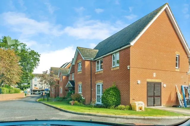 Chaldon Road, Caterham, Surrey, CR3, photo 1