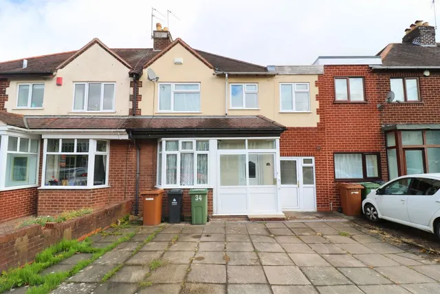 Delves Crescent, Walsall, WS5, photo 1