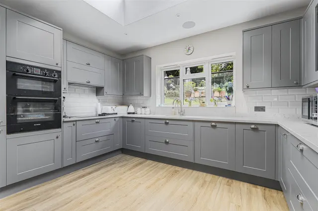 Priory Crescent, Wembley, HA0, photo 3