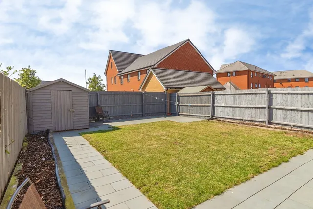 Photo 2 — Sheppard Grove, Eagle Farm South, Milton Keynes, Buckinghamshire, MK17
