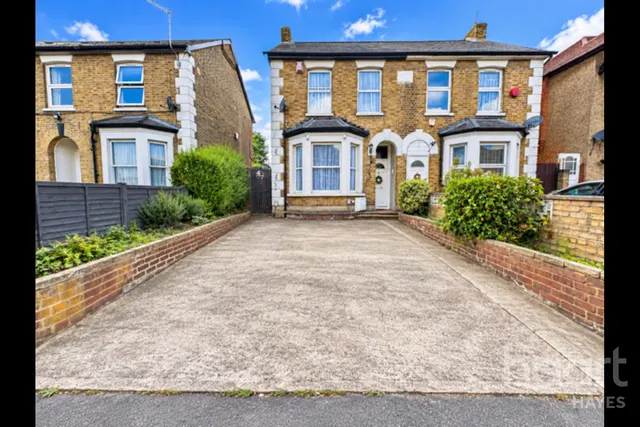 Dawley Road, Hayes, UB3, photo 1
