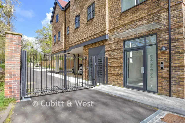Outwood Lane, Chipstead, CR5, photo 1
