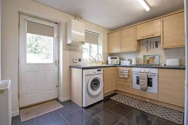 Greyfriars Close, Scunthorpe, DN17, photo 2