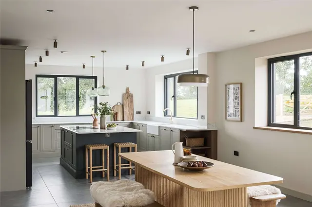 Photo 2 — Manley Farm, Tiverton, Devon, EX16 4NY