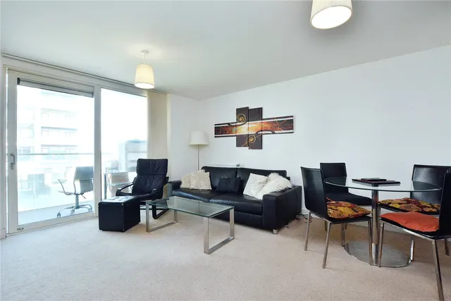 Roseberry Place, London, E8, photo 3