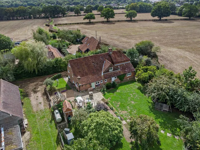 East Street, Billingshurst, RH14, photo 1