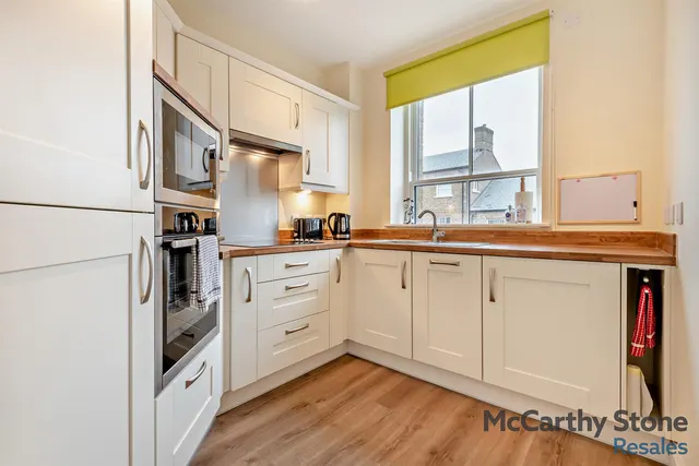 Bowes Lyon Place, Poundbury, DT1, photo 2