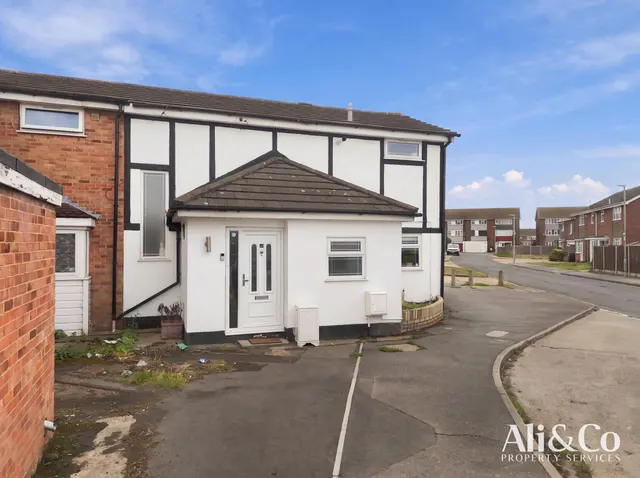 Central Avenue, Canvey Island, SS8, photo 1