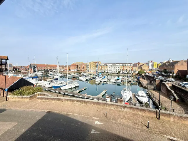 Santa Cruz Drive, Eastbourne, photo 1