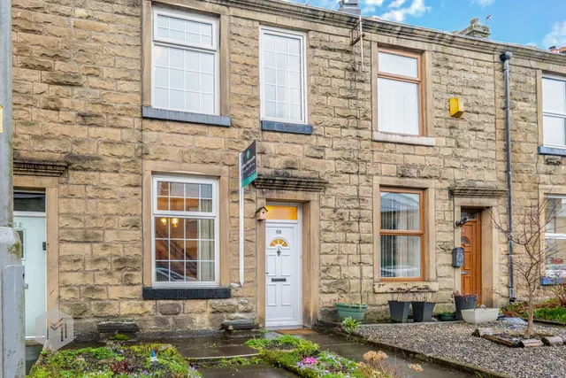 Bury Road, Tottington, Bury, BL8 3HB, photo 1