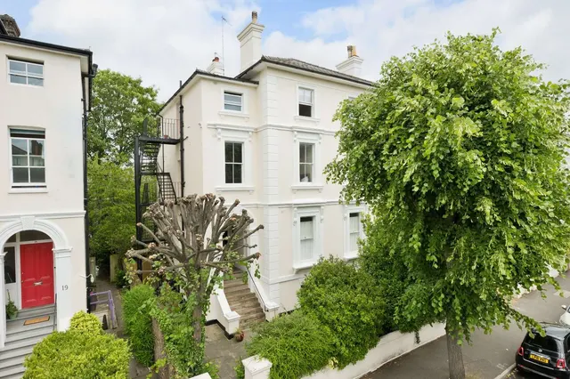 Grove Road, Surbiton, KT6 4BX, photo 1