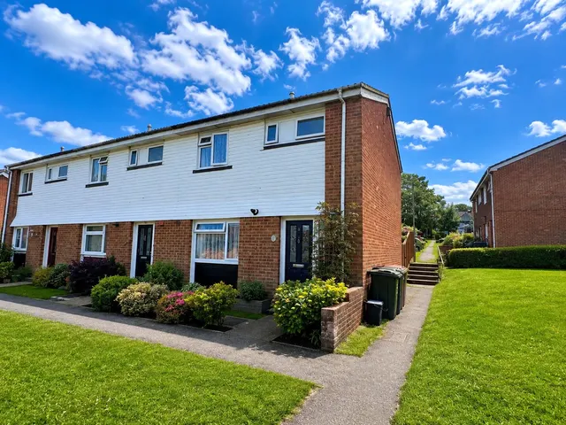 Barnwood Road, Guildford, GU2, photo 1