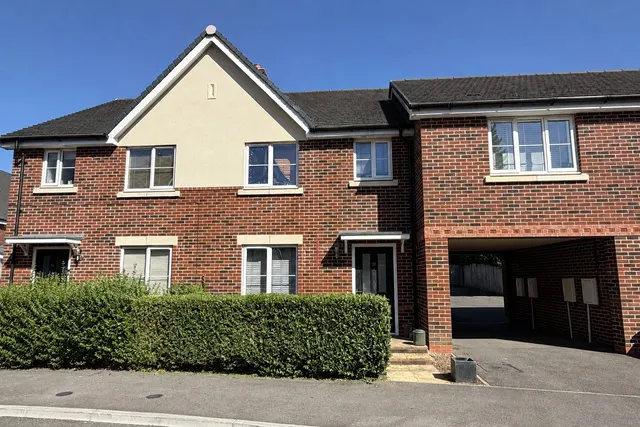 Lowsley Farm Drive, Liphook, GU30, photo 1