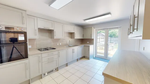 Photo 2 — Brosnan Drive, Cheltenham