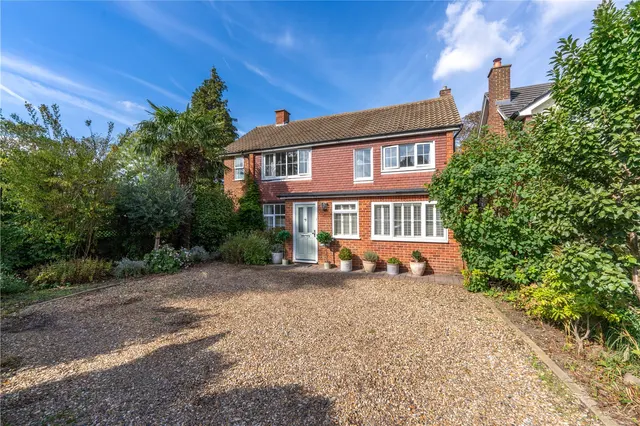 Minsterley Avenue, Upper Halliford, Shepperton, TW17 8QT, photo 1