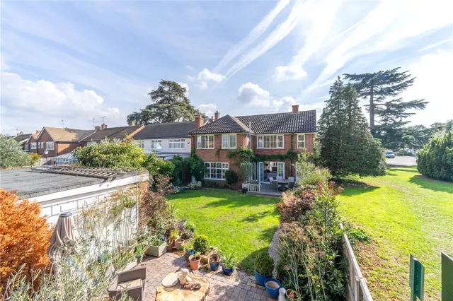 Photo 2 — Minsterley Avenue, Upper Halliford, Shepperton, TW17 8QT