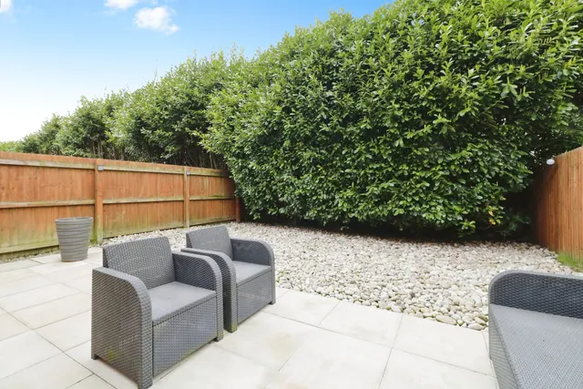 Photo 3 — Lomax Gardens, Cheadle Hulme, Cheadle, Greater Manchester, SK8