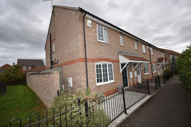 Spire View, Sleaford, NG34, photo 1
