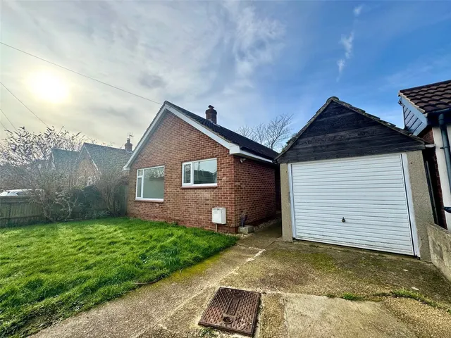 Itchenor Road, Hayling Island, PO11, photo 1