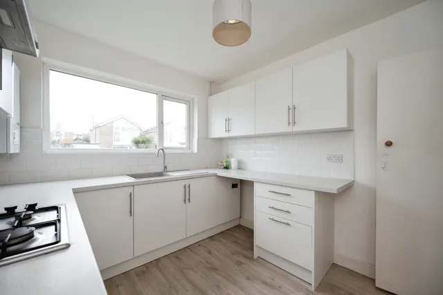 Itchenor Road, Hayling Island, PO11, photo 2