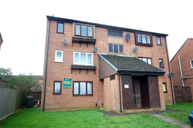 Chedworth Close, Ecton Brook, photo 1