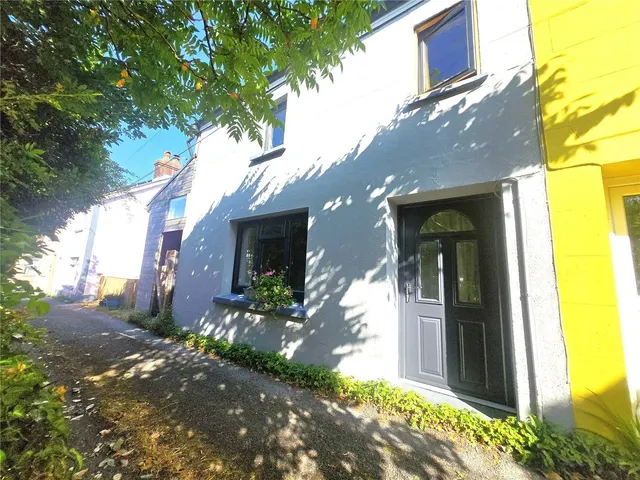 Nestor Square, Narberth, SA67, photo 1
