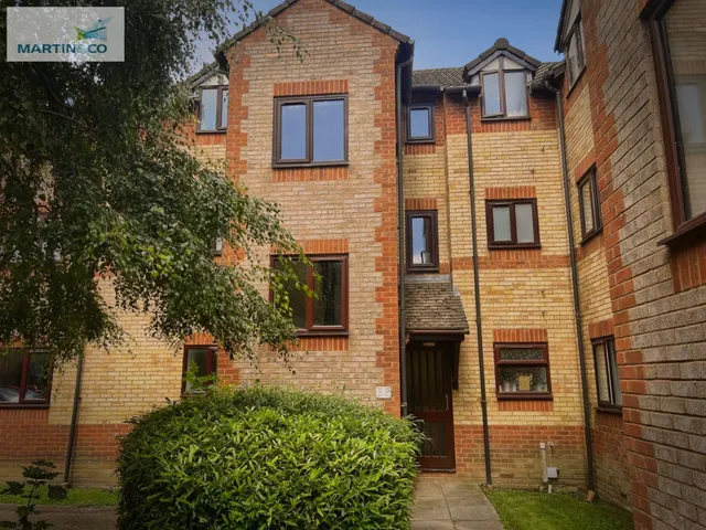 Longworth Close, photo 1