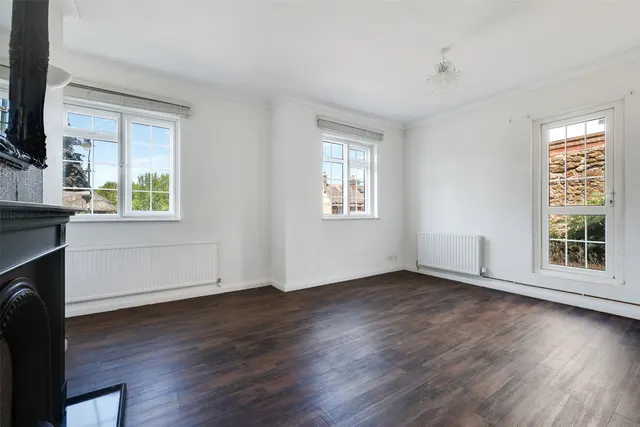 Parsonage Lane, Westcott, RH4, photo 2