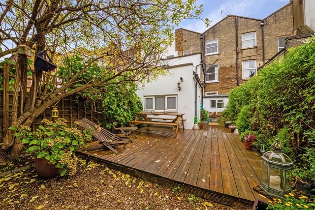 Axminster Road, London, photo 1