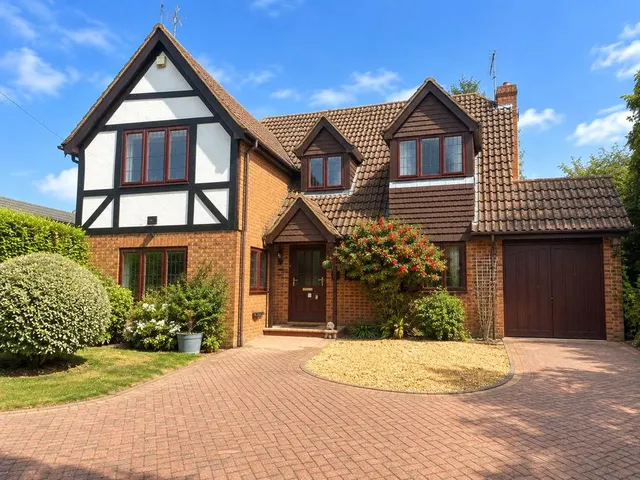 Nash Grove Lane, Finchampstead, RG40, photo 1