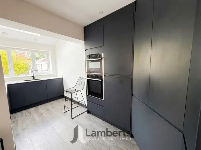 Photo 3 — 33, Cheswick Close, Redditch