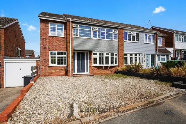 33, Cheswick Close, Redditch, photo 1