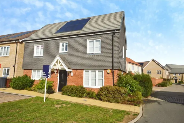 House Under Offer with 3 bedrooms in Bishop's Stortford, CM23, photo 1