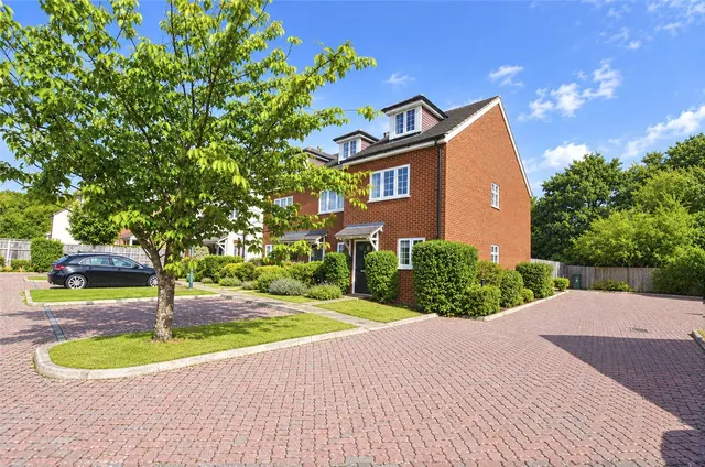 Foxleigh Grange, Bisley, Woking, Surr..., photo 1