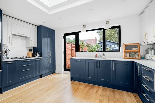 Alexandra Road, Richmond, TW9, photo 1