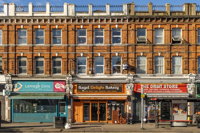 Flat 2, 155 Cricklewood Broadway, London, photo 1