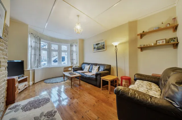 Photo 3 — Canterbury Avenue, Sidcup, DA15 9AZ