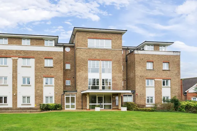 Lady Aylesford Avenue, Stanmore, HA7, photo 1