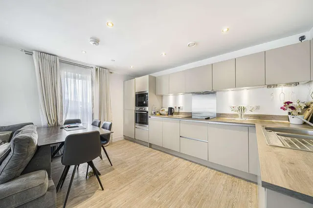 Rixson Road, Weldon, DA10, photo 3